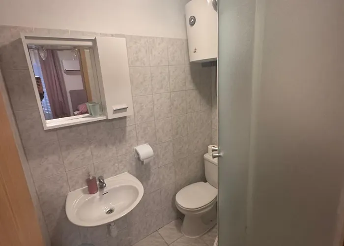 ゲストハウス ダミラ ルームス