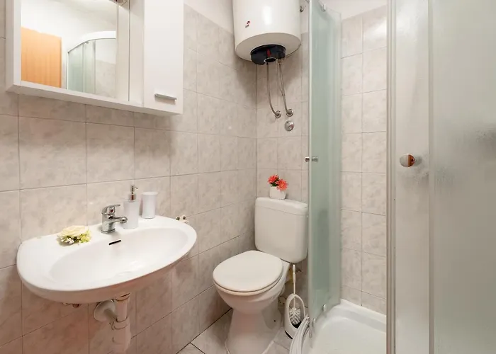 ダミラ ルームス 3* スプリト