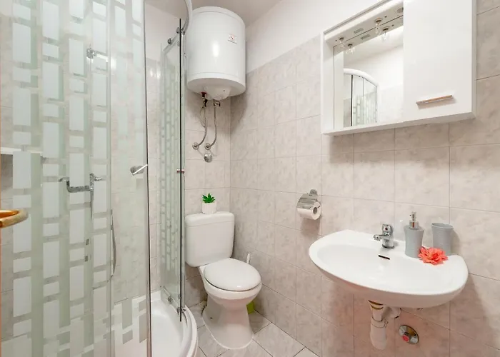 ダミラ ルームス 3* スプリト