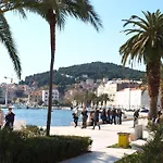 Πανσιόν Damira 3*