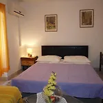 Damira Πανσιόν