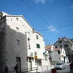 Πανσιόν Damira