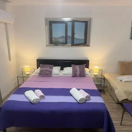 Damira Πανσιόν