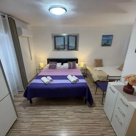 Damira Πανσιόν Σπλιτ