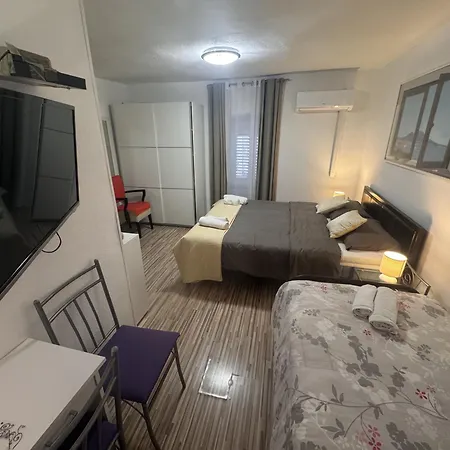 Damira Guest house