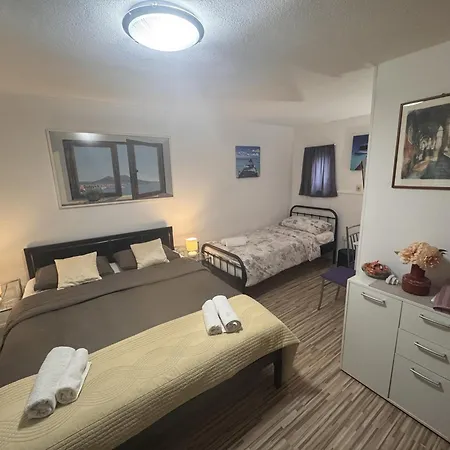 Guest house Damira 3*
