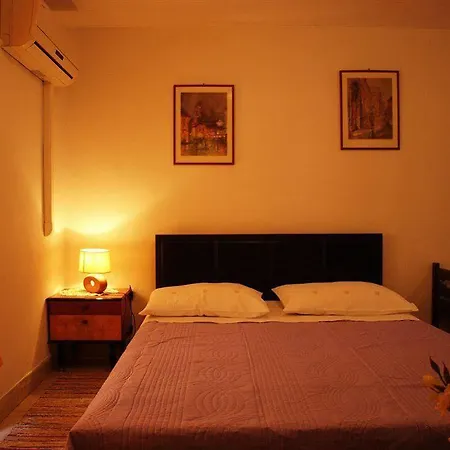 Πανσιόν Damira Σπλιτ