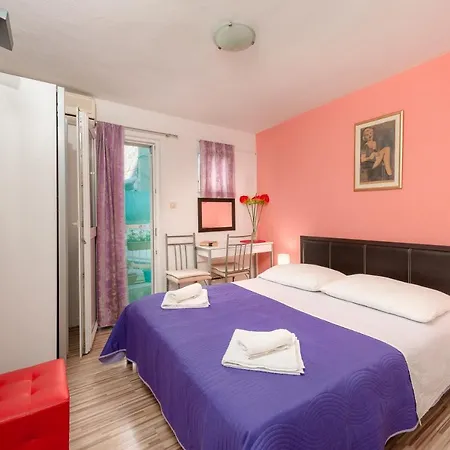 Πανσιόν Damira