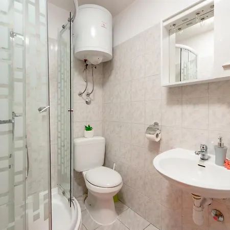 Damira 3* سبليت