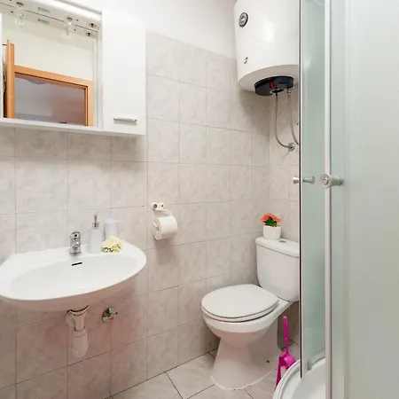 Damira 3* سبليت